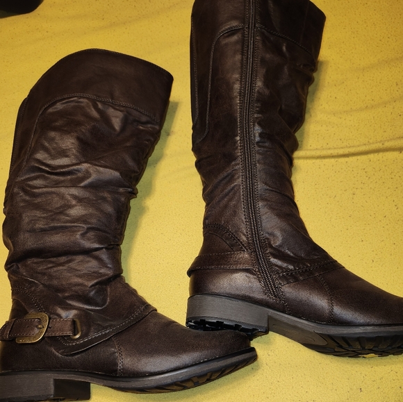 New Tall Boots - Picture 2 of 5